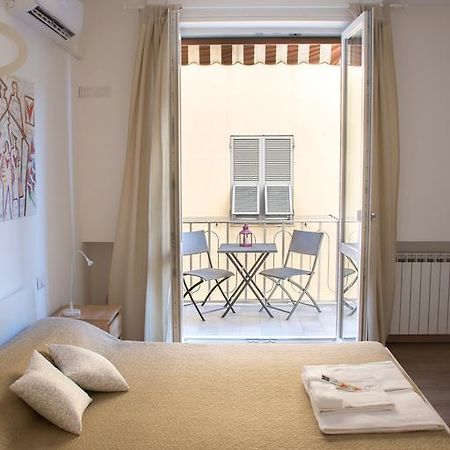 לה ספציה Via Colombo Holiday Rooms מראה חיצוני תמונה
