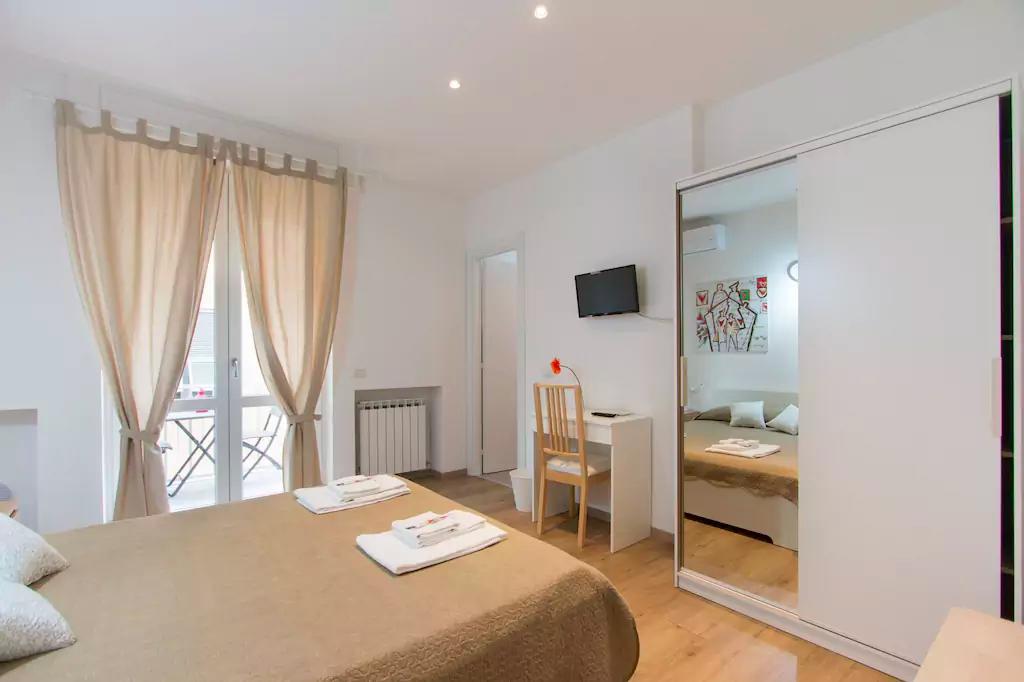 לה ספציה Via Colombo Holiday Rooms חדר תמונה