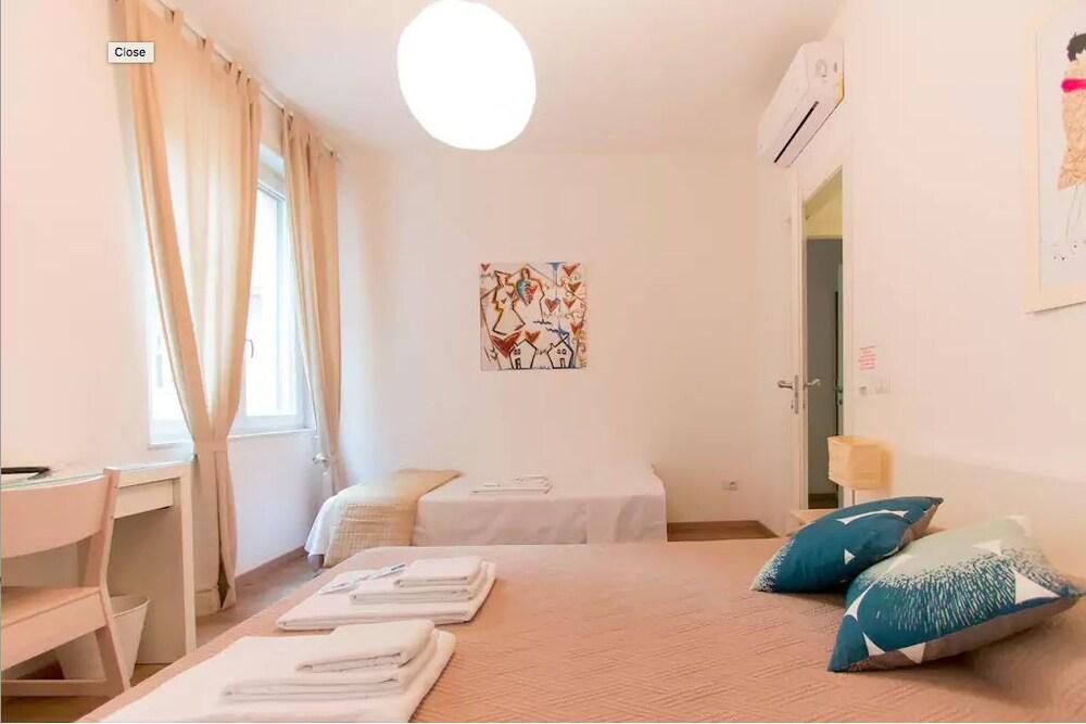 לה ספציה Via Colombo Holiday Rooms מראה חיצוני תמונה