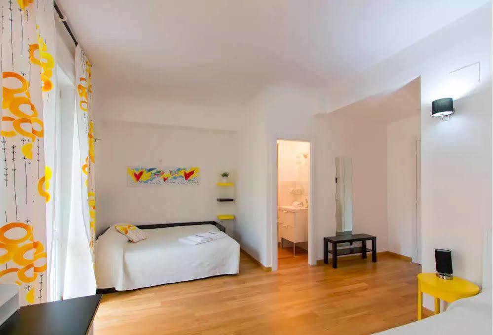 לה ספציה Via Colombo Holiday Rooms מראה חיצוני תמונה